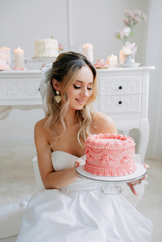 💍 Wedding season is coming ~ let Sweet Kravings make it sweet 🎂✨